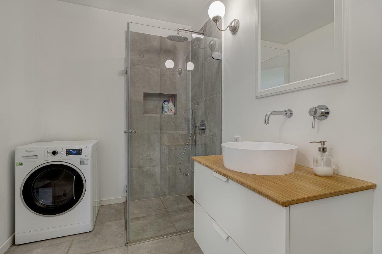 Five Star Downtown Apartment Вилнюс Екстериор снимка